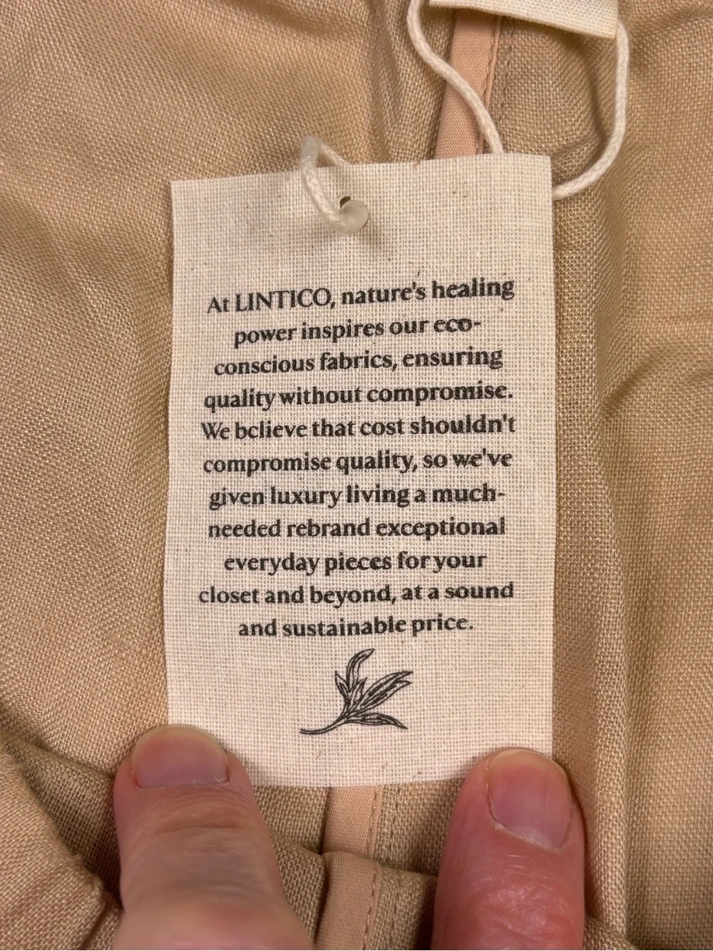 NWT Lintico women’s XL Relaxed Linen-Blend Capris - Beige